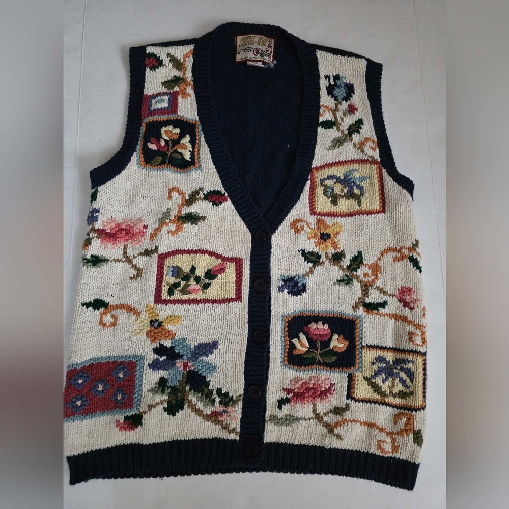 CRISTAL KOBE Size S Floral Patchwork Knit Sweater Vest. Used Excellent Condition